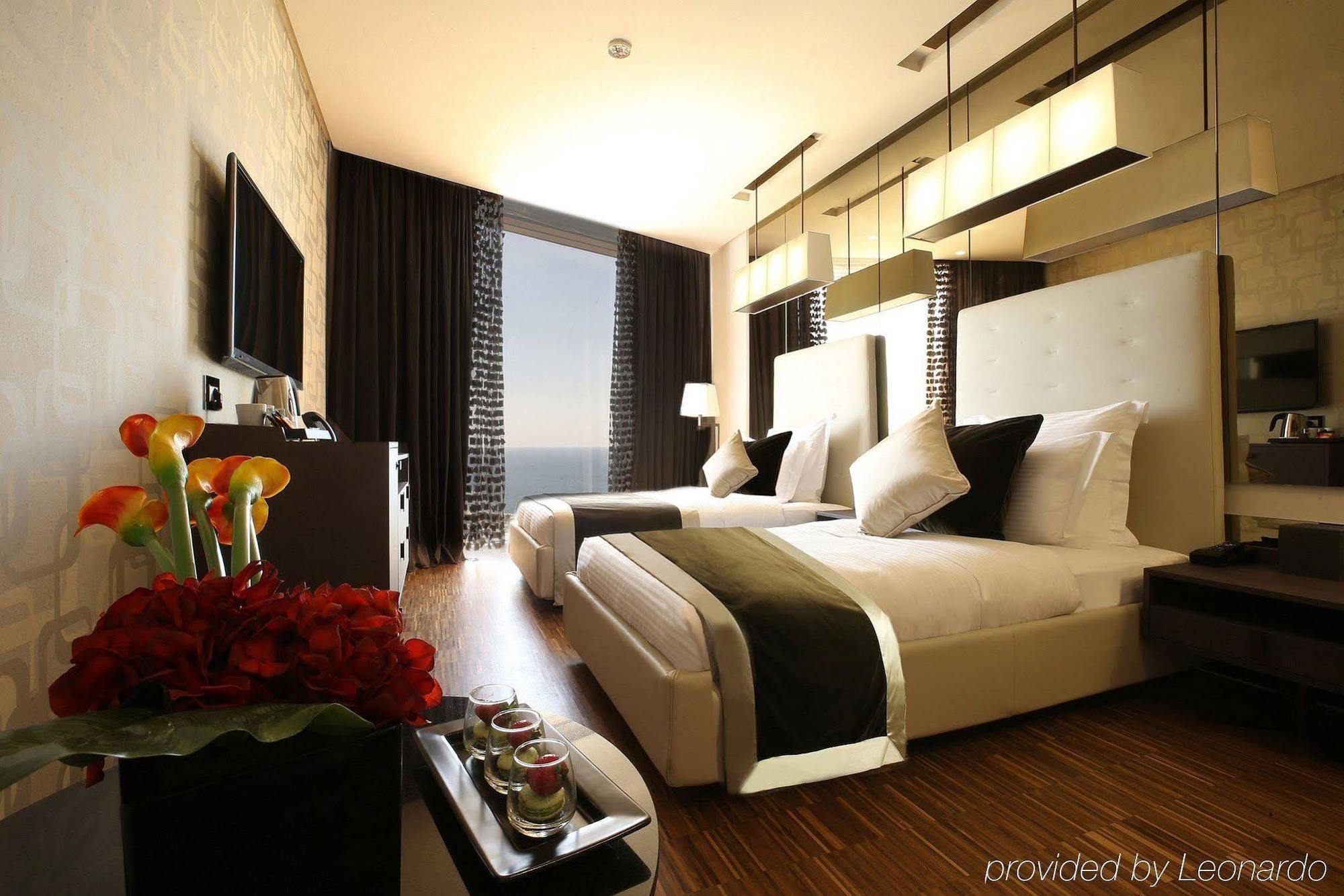 Lancaster Plaza Hotel 5*