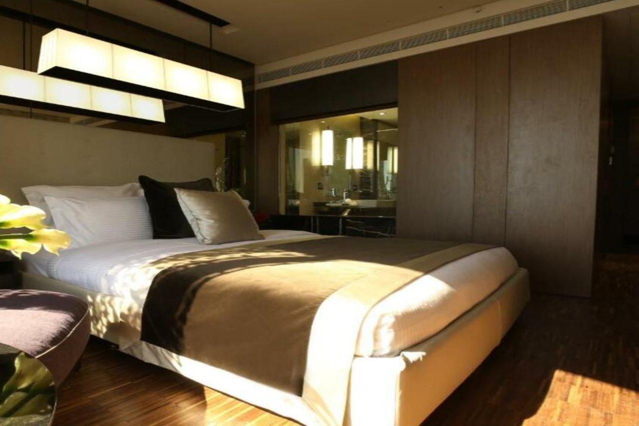 Lancaster Plaza 5*